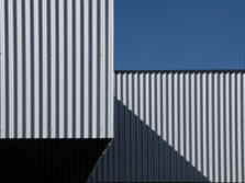 &Uuml;bliche Wandvert&auml;felung in der Industrie