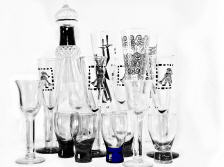 Gl&auml;ser wei&szlig; in wei&szlig;