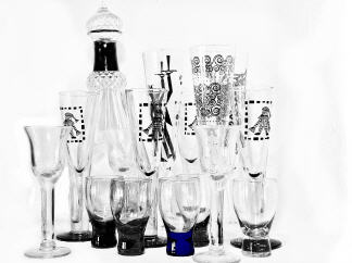 Gl&auml;ser wei&szlig; in wei&szlig;